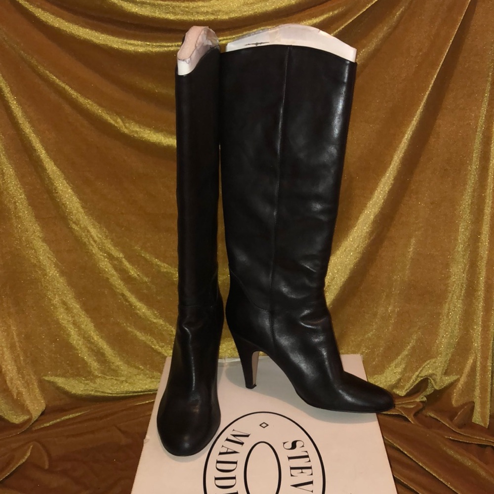 Steve Madden Diminish size 8.5 boots